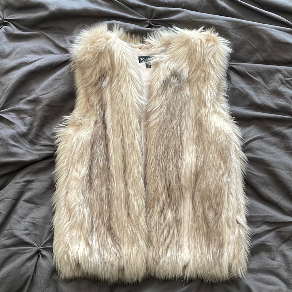 Topshop- US 4 faux fur vest